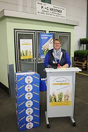 ..und den Spargel gibt es nat&uuml;rlich auch in der Gro&szlig;markthalle M&uuml;nchen (&copy;Foto.Martin Schmitz)